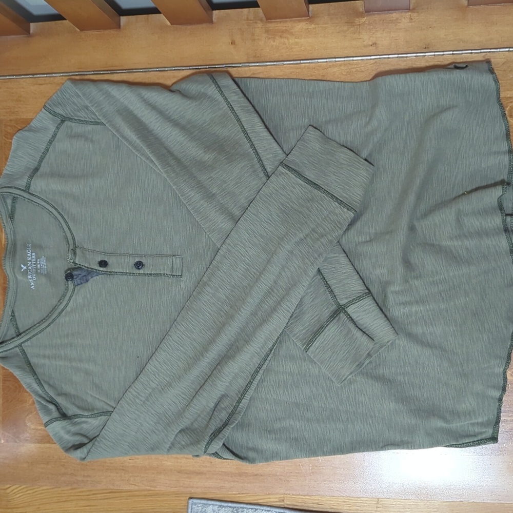 American Eagle shirt